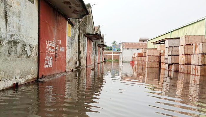টানা বর্ষণে বেনাপোল বন্দরে আমদানিকারকদের দুশ্চিন্তা, ক্ষতির আশঙ্কা টানা বর্ষণে বেনাপোল বন্দরে আমদানিকারকদের দুশ্চিন্তা, ক্ষতির আশঙ্কা
