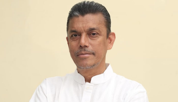 পানিবন্দি ৭০০ পরিবারের মাঝে হুইপ বকুলের খাবার বিতরণ পানিবন্দি ৭০০ পরিবারের মাঝে হুইপ বকুলের খাবার বিতরণ