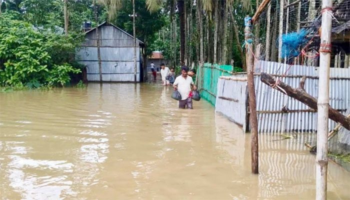 চট্টগ্রামে বন্যা-পাহাড়ধস, ৬ দিনে ৪৩ প্রাণহানি চট্টগ্রামে বন্যা-পাহাড়ধস, ৬ দিনে ৪৩ প্রাণহানি