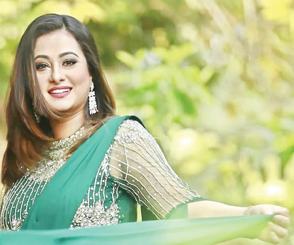 কত বছরে পা রাখলেন চিরসবুজ এই নায়িকা কত বছরে পা রাখলেন চিরসবুজ এই নায়িকা