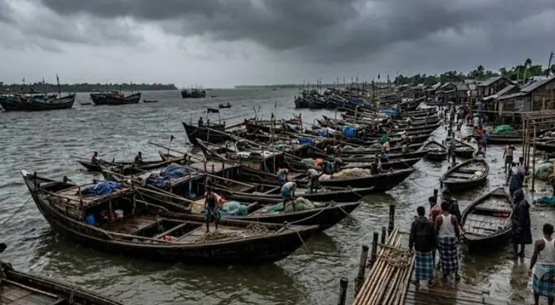 সমুদ্র বন্দরে ৩ নম্বর স্থানীয় সতর্ক সংকেত সমুদ্র বন্দরে ৩ নম্বর স্থানীয় সতর্ক সংকেত