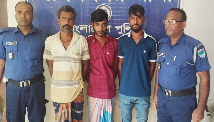 চুয়াডাঙ্গায় মাদকসহ গ্রেফতার ৩, প্রত্যেকের ৬ মাসের কারাদণ্ড চুয়াডাঙ্গায় মাদকসহ গ্রেফতার ৩, প্রত্যেকের ৬ মাসের কারাদণ্ড