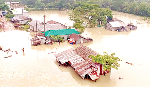 বেড়িবাঁধের বাইরের অন্তত ছয় হাজার পরিবারের জলোচ্ছ্বাস ঝুঁকি বেড়েছে বেড়িবাঁধের বাইরের অন্তত ছয় হাজার পরিবারের জলোচ্ছ্বাস ঝুঁকি বেড়েছে
