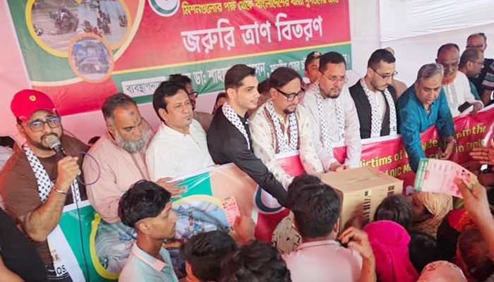 বন্যাদুর্গত মানুষের পাশে ওআইসি, ত্রাণ বিতরণে মেয়র ডা. শাহাদাত বন্যাদুর্গত মানুষের পাশে ওআইসি, ত্রাণ বিতরণে মেয়র ডা. শাহাদাত