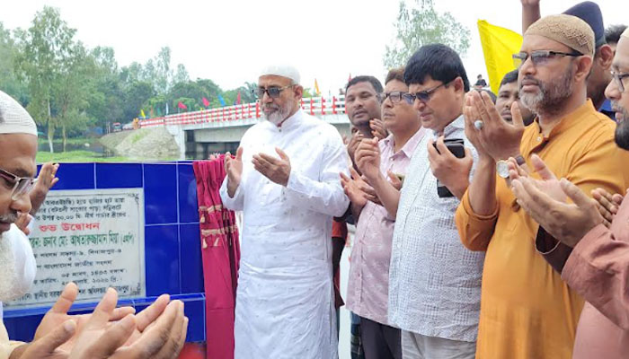 দিনাজপুরে নতুন গার্ডার ব্রিজের উদ্বোধন, এলাকাবাসীর মাঝে স্বস্তি দিনাজপুরে নতুন গার্ডার ব্রিজের উদ্বোধন, এলাকাবাসীর মাঝে স্বস্তি