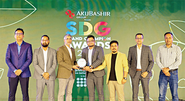 তিনটি ক্যাটাগরিতে এসডিজি ব্র্যান্ড চ্যাম্পিয়ন অ্যাওয়ার্ড পেল ওয়ালটন তিনটি ক্যাটাগরিতে এসডিজি ব্র্যান্ড চ্যাম্পিয়ন অ্যাওয়ার্ড পেল ওয়ালটন