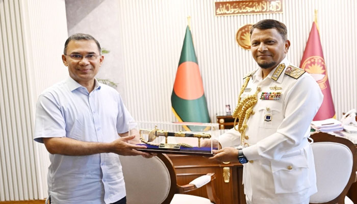 বিদায়ী নৌবাহিনী প্রধানের সঙ্গে প্রধানমন্ত্রীর সৌজন্য সাক্ষাৎ বিদায়ী নৌবাহিনী প্রধানের সঙ্গে প্রধানমন্ত্রীর সৌজন্য সাক্ষাৎ