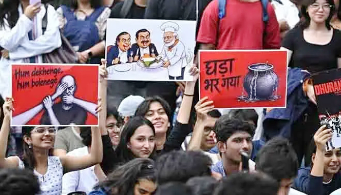 ভারতজুড়ে ছড়িয়ে পড়ছে বিক্ষোভ, চাপের মুখে মোদি ভারতজুড়ে ছড়িয়ে পড়ছে বিক্ষোভ, চাপের মুখে মোদি