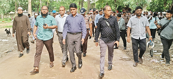 সোহরাওয়ার্দী উদ্যানে যৌথ উচ্ছেদ অভিযান পরিচালনা সোহরাওয়ার্দী উদ্যানে যৌথ উচ্ছেদ অভিযান পরিচালনা