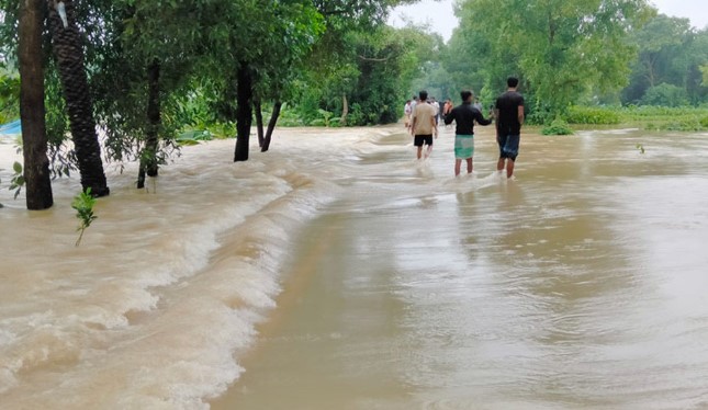 পাঁচ জেলায় বন্যার শঙ্কা পাঁচ জেলায় বন্যার শঙ্কা