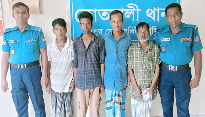 আরপিএমপির ২৪ ঘণ্টার বিশেষ অভিযানে ২৬ আসামি গ্রেফতার আরপিএমপির ২৪ ঘণ্টার বিশেষ অভিযানে ২৬ আসামি গ্রেফতার