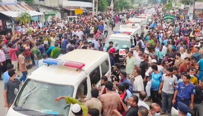 সাতক্ষীরার ব্লিস হাসপাতালে আগুন, ৪ ইউনিটের চেষ্টায় নিয়ন্ত্রণে সাতক্ষীরার ব্লিস হাসপাতালে আগুন, ৪ ইউনিটের চেষ্টায় নিয়ন্ত্রণে