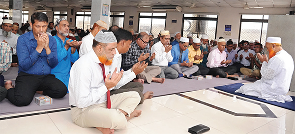 জুলাই গণঅভ্যুত্থান দিবস উপলক্ষ্যে সোনালী ব্যাংকে দোয়া মাহফিল জুলাই গণঅভ্যুত্থান দিবস উপলক্ষ্যে সোনালী ব্যাংকে দোয়া মাহফিল
