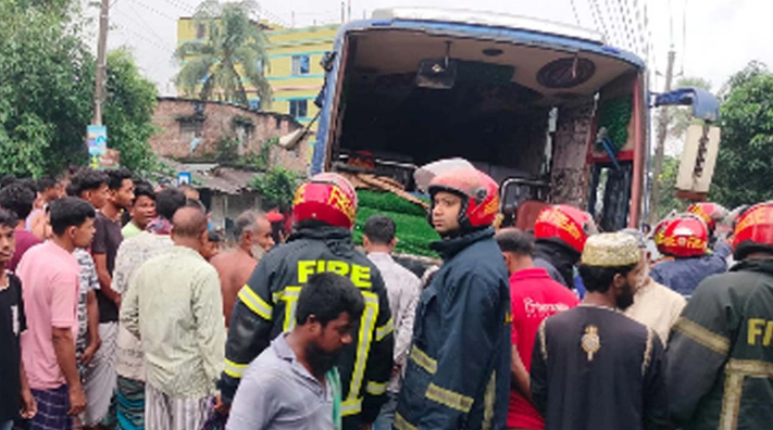 বগুড়ার এরুলিয়ায় বাসচাপায় ৬ জন নিহত বগুড়ার এরুলিয়ায় বাসচাপায় ৬ জন নিহত