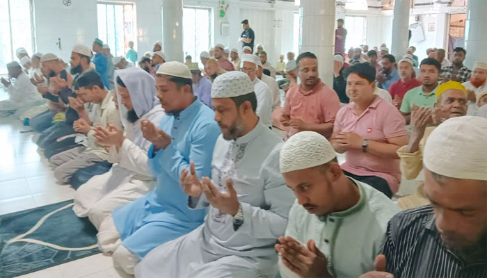 হাজীগঞ্জে মেয়র প্রার্থী টিটুর গণসংযোগ ও লিফলেট বিতরণ হাজীগঞ্জে মেয়র প্রার্থী টিটুর গণসংযোগ ও লিফলেট বিতরণ