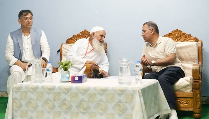 হেফাজতের আমির আল্লামা শাহ মুহিব্বুল্লাহ বাবুনগরীর সঙ্গে প্রধানমন্ত্রীর সাক্ষাৎ হেফাজতের আমির আল্লামা শাহ মুহিব্বুল্লাহ বাবুনগরীর সঙ্গে প্রধানমন্ত্রীর সাক্ষাৎ
