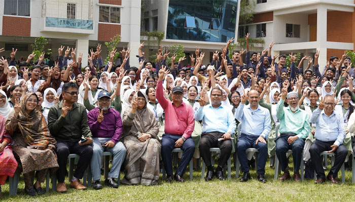 এসএসসির ফলাফলে মাইলস্টোন কলেজের প্রশংসনীয় সাফল্য এসএসসির ফলাফলে মাইলস্টোন কলেজের প্রশংসনীয় সাফল্য