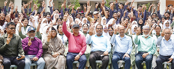 এসএসসির ফলাফলে মাইলস্টোন কলেজের প্রশংসনীয় সাফল্য এসএসসির ফলাফলে মাইলস্টোন কলেজের প্রশংসনীয় সাফল্য