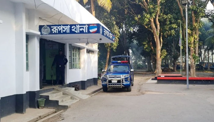খুলনায় ইটভাটা মালিককে গুলি করে হত্যা খুলনায় ইটভাটা মালিককে গুলি করে হত্যা