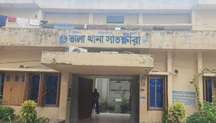 তালায় ডাক্তার দেখানোর কথা বলে ডেকে নিয়ে ধর্ষণের অভিযোগ তালায় ডাক্তার দেখানোর কথা বলে ডেকে নিয়ে ধর্ষণের অভিযোগ