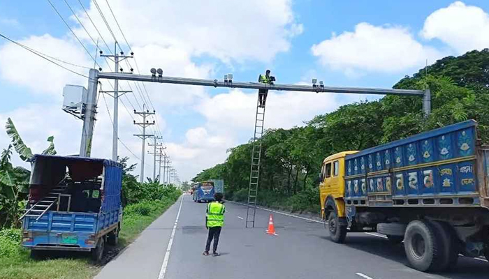 ঢাকা-চট্টগ্রাম মহাসড়কে চালু হচ্ছে অটো মামলা সিস্টেম ঢাকা-চট্টগ্রাম মহাসড়কে চালু হচ্ছে অটো মামলা সিস্টেম