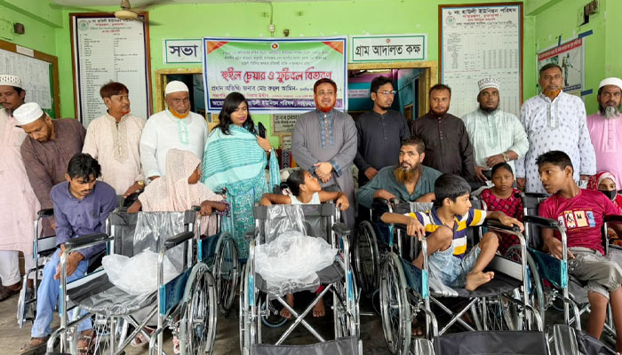 দর্শনায় প্রতিবন্ধীদের মাঝে এমপি রুহুল আমিনের হুইলচেয়ার বিতরণ দর্শনায় প্রতিবন্ধীদের মাঝে এমপি রুহুল আমিনের হুইলচেয়ার বিতরণ