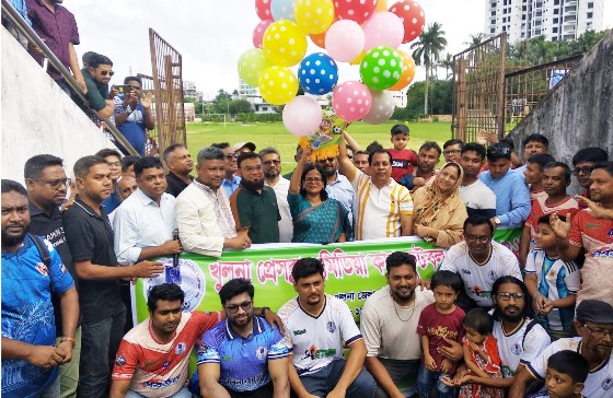 জমকালো আয়োজনে খুলনা প্রেসক্লাব মিডিয়া কাপ ফুটবল টুর্নামেন্টের শুভ উদ্বোধন করলেন জেলা প্রশাসক জমকালো আয়োজনে খুলনা প্রেসক্লাব মিডিয়া কাপ ফুটবল টুর্নামেন্টের শুভ উদ্বোধন করলেন জেলা প্রশাসক