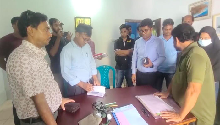 সাতক্ষীরায় লাইসেন্সবিহীন ক্লিনিক, ৫০ হাজার টাকা জরিমানা সাতক্ষীরায় লাইসেন্সবিহীন ক্লিনিক, ৫০ হাজার টাকা জরিমানা