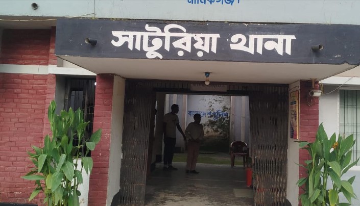 সাটুরিয়ায় ইয়াবা ও মদসহ মাদক কারবারি আটক সাটুরিয়ায় ইয়াবা ও মদসহ মাদক কারবারি আটক