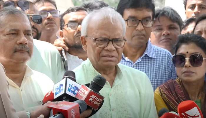 যুদ্ধের কারণেই জ্বালানি সংকট, সরকার দায়ী নয়: রিজভী যুদ্ধের কারণেই জ্বালানি সংকট, সরকার দায়ী নয়: রিজভী