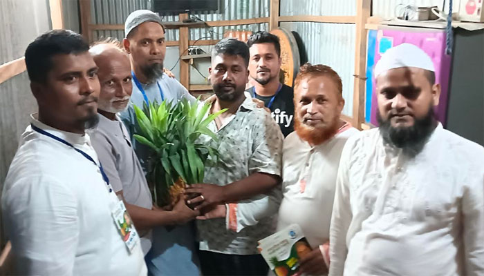 হাজীগঞ্জ ব্যবসায়ী সমিতির নির্বাচন ঘিরে ‘আনারস’ প্রতীকের গণসংযোগ হাজীগঞ্জ ব্যবসায়ী সমিতির নির্বাচন ঘিরে ‘আনারস’ প্রতীকের গণসংযোগ