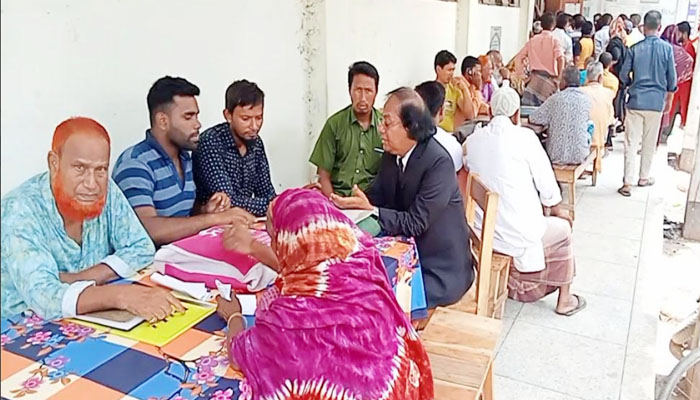 দাদন ব্যবসায়ীদের খপ্পরে দিশেহারা ঠাকুরগাঁওয়ের প্রান্তিক মানুষ! দাদন ব্যবসায়ীদের খপ্পরে দিশেহারা ঠাকুরগাঁওয়ের প্রান্তিক মানুষ!