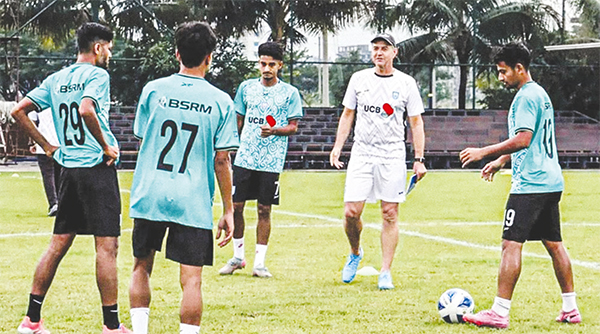 মাঠে ফিরেই ছন্দের খোঁজে জামাল-মোরসালিনরা মাঠে ফিরেই ছন্দের খোঁজে জামাল-মোরসালিনরা