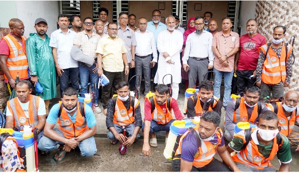 খুলনায় ডেঙ্গু প্রতিরোধে ৩১ ওয়ার্ডে লার্ভা নিধন অভিযান শুরু খুলনায় ডেঙ্গু প্রতিরোধে ৩১ ওয়ার্ডে লার্ভা নিধন অভিযান শুরু