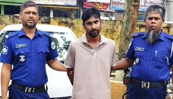 ৫০ লাখ টাকা চাঁদা দাবি, জিম্মির অভিযোগে যুবক গ্রেফতার ৫০ লাখ টাকা চাঁদা দাবি, জিম্মির অভিযোগে যুবক গ্রেফতার