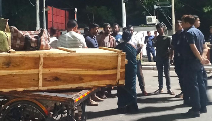 বেনাপোলে মৃত ভারতীয় যাত্রীর মরদেহ দূতাবাসের ছাড়পত্রে দেশে ফিরল বেনাপোলে মৃত ভারতীয় যাত্রীর মরদেহ দূতাবাসের ছাড়পত্রে দেশে ফিরল