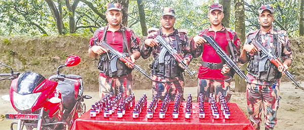 চাঁপাইনবাবগঞ্জ সীমান্তে ৫৩ বিজিবির অভিযানে ভারতীয় নেশাজাতীয় এস্কাফ সিরাপ জব্দ চাঁপাইনবাবগঞ্জ সীমান্তে ৫৩ বিজিবির অভিযানে ভারতীয় নেশাজাতীয় এস্কাফ সিরাপ জব্দ