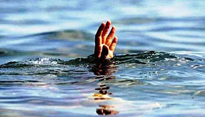 বোয়ালমারীতে পুকুরে গোসল করতে গিয়ে কিশোরের মৃত্যু বোয়ালমারীতে পুকুরে গোসল করতে গিয়ে কিশোরের মৃত্যু