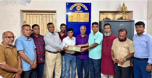 এমইউজের নির্বাচিত কমিটির নিকট দায়িত্ব হস্তান্তর এমইউজের নির্বাচিত কমিটির নিকট দায়িত্ব হস্তান্তর