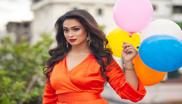 সিনেমার রঙিন জীবন ছেড়ে যেভাবে কাটছে পপির জন্মদিন সিনেমার রঙিন জীবন ছেড়ে যেভাবে কাটছে পপির জন্মদিন