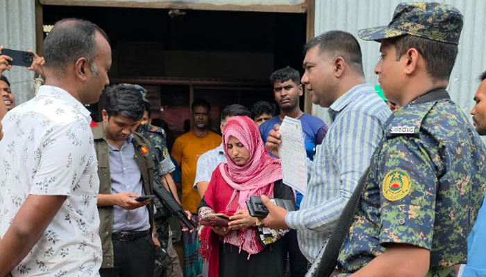 মানিকগঞ্জে মিষ্টির কারখানায় অভিযান, দুই প্রতিষ্ঠানকে জরিমানা মানিকগঞ্জে মিষ্টির কারখানায় অভিযান, দুই প্রতিষ্ঠানকে জরিমানা