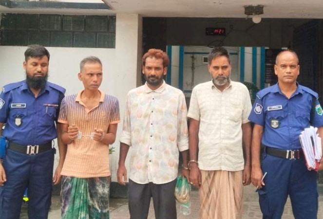 সিরাজগঞ্জে মাদকসহ ২ ব্যবসায়ী গ্রেপ্তার সিরাজগঞ্জে মাদকসহ ২ ব্যবসায়ী গ্রেপ্তার