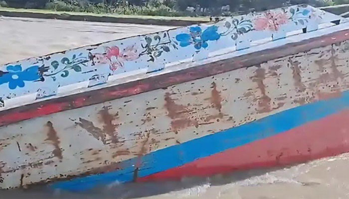 যমুনায় বাল্কহেড ডুবে শ্রমিক নিখোঁজ, ১ জনের লাশ উদ্ধার যমুনায় বাল্কহেড ডুবে শ্রমিক নিখোঁজ, ১ জনের লাশ উদ্ধার
