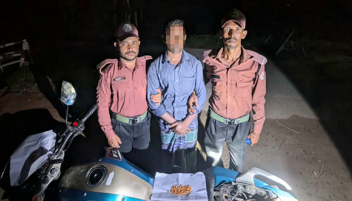 বান্দরবানে হিল ভিডিপির অভিযানে ইয়াবাসহ মাদক কারবারি আটক বান্দরবানে হিল ভিডিপির অভিযানে ইয়াবাসহ মাদক কারবারি আটক