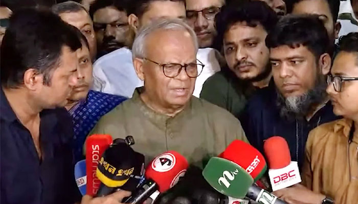 ১৭ বছর শিক্ষাব্যবস্থা নিয়ে ছেলেখেলা করে জাতির মেরুদন্ড ভাঙা হয়েছে: রিজভী ১৭ বছর শিক্ষাব্যবস্থা নিয়ে ছেলেখেলা করে জাতির মেরুদন্ড ভাঙা হয়েছে: রিজভী