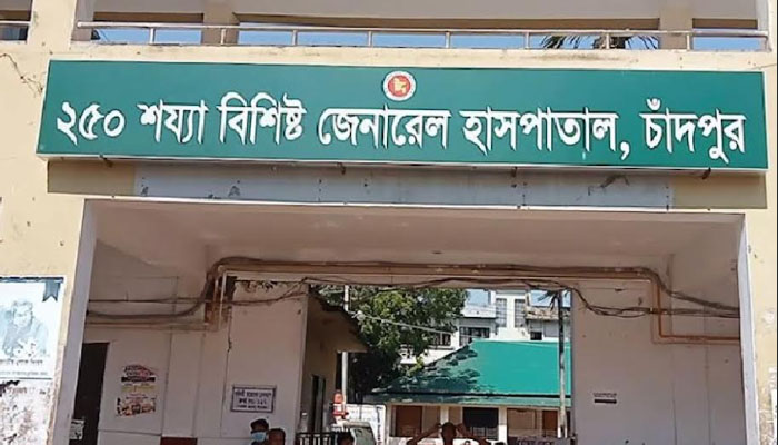 চাঁদপুরে ভবনের ছাদ থেকে পড়ে ঠিকাদারের মৃত্যু চাঁদপুরে ভবনের ছাদ থেকে পড়ে ঠিকাদারের মৃত্যু