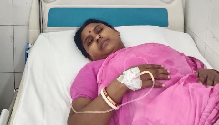 হৃদরোগে আক্রান্ত জাবির কর্মচারী রুপা, চিকিৎসায় সহায়তা প্রয়োজন হৃদরোগে আক্রান্ত জাবির কর্মচারী রুপা, চিকিৎসায় সহায়তা প্রয়োজন