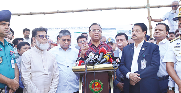নন্দীপাড়ায় জিরানী খাল পরিদর্শনে দুই প্রতিমন্ত্রী ও ডিএসসিসি প্রশাসক নন্দীপাড়ায় জিরানী খাল পরিদর্শনে দুই প্রতিমন্ত্রী ও ডিএসসিসি প্রশাসক