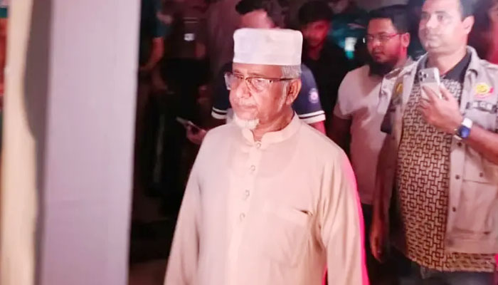 রিমান্ড শেষে কারাগারে এমপি গাজী নজরুল রিমান্ড শেষে কারাগারে এমপি গাজী নজরুল