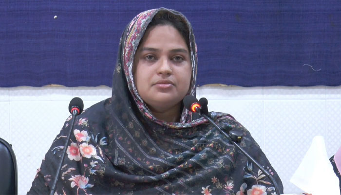 স্বামীর নির্যাতনের অভিযোগ, প্রতিবন্ধী সন্তান নিয়ে ফাতেমার আকুতি স্বামীর নির্যাতনের অভিযোগ, প্রতিবন্ধী সন্তান নিয়ে ফাতেমার আকুতি